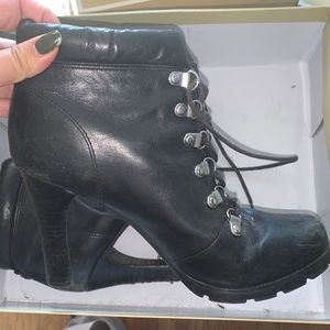 heeled booties size 7/12